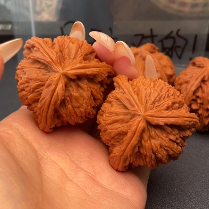 不***饭文玩核桃吊坠白狮子