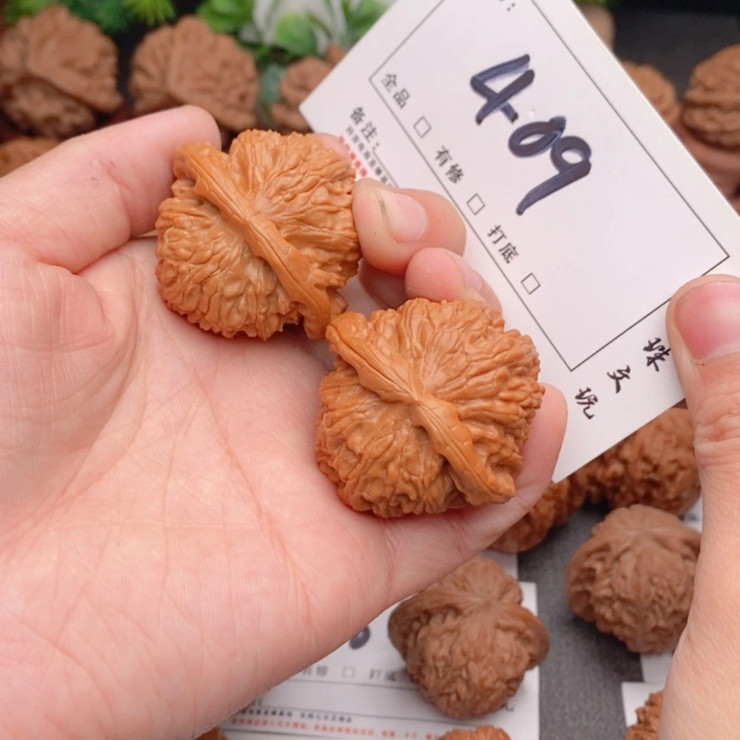 文玩核桃吊坠40白狮子409