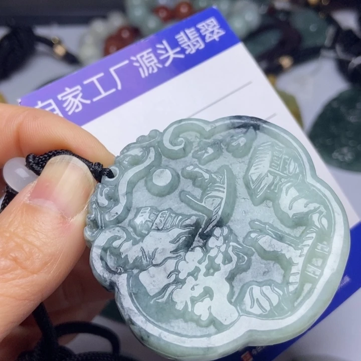 翡翠颈饰未镶嵌翡翠