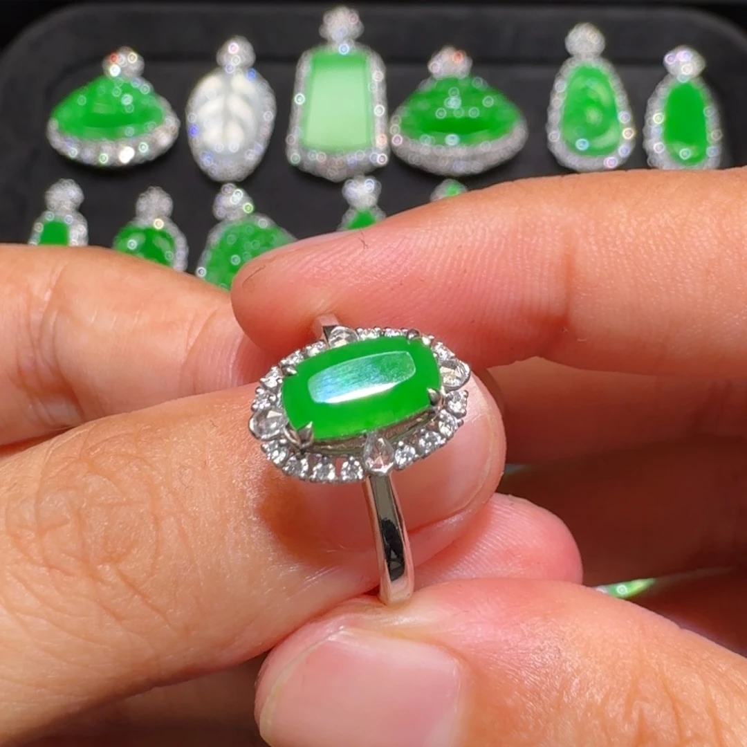 翡翠18K金镶嵌戒指收到货48小时鉴赏期