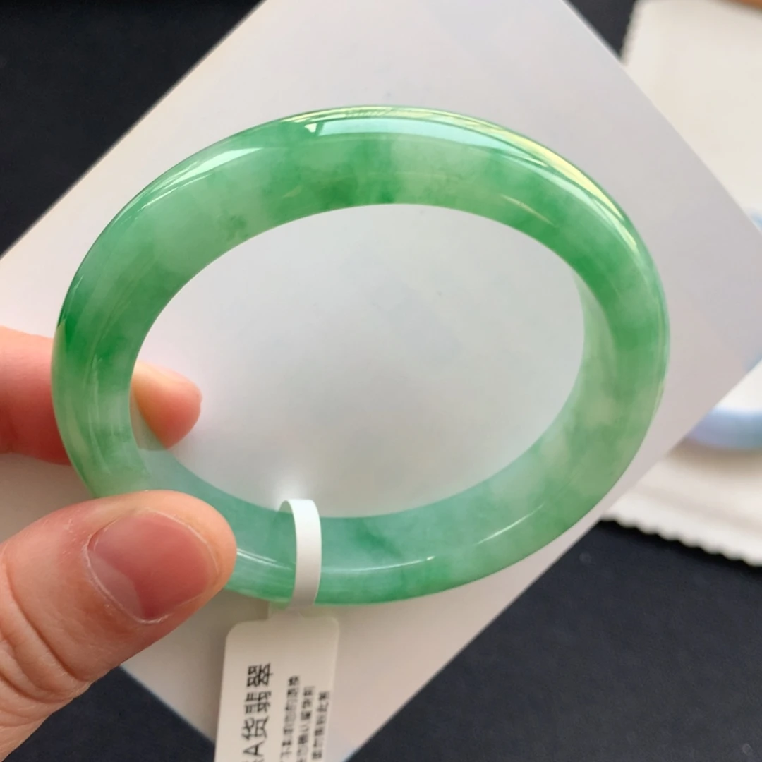 翡翠未镶嵌手镯94号54贵