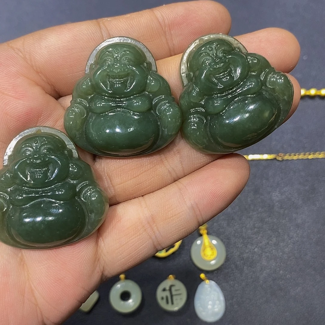 和田玉未镶嵌颈饰沈***宇