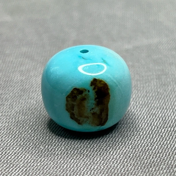 原矿绿松石老型鼓珠，尺寸14.3x12.3mm重3.78克