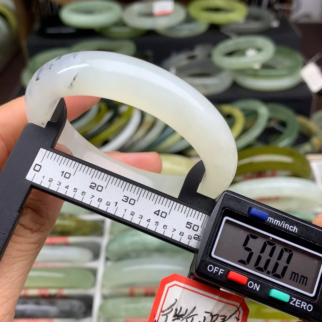蛇纹石玉未镶嵌手镯763