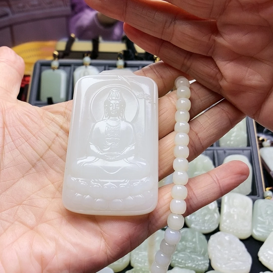 和田玉颈饰未镶嵌张*帅