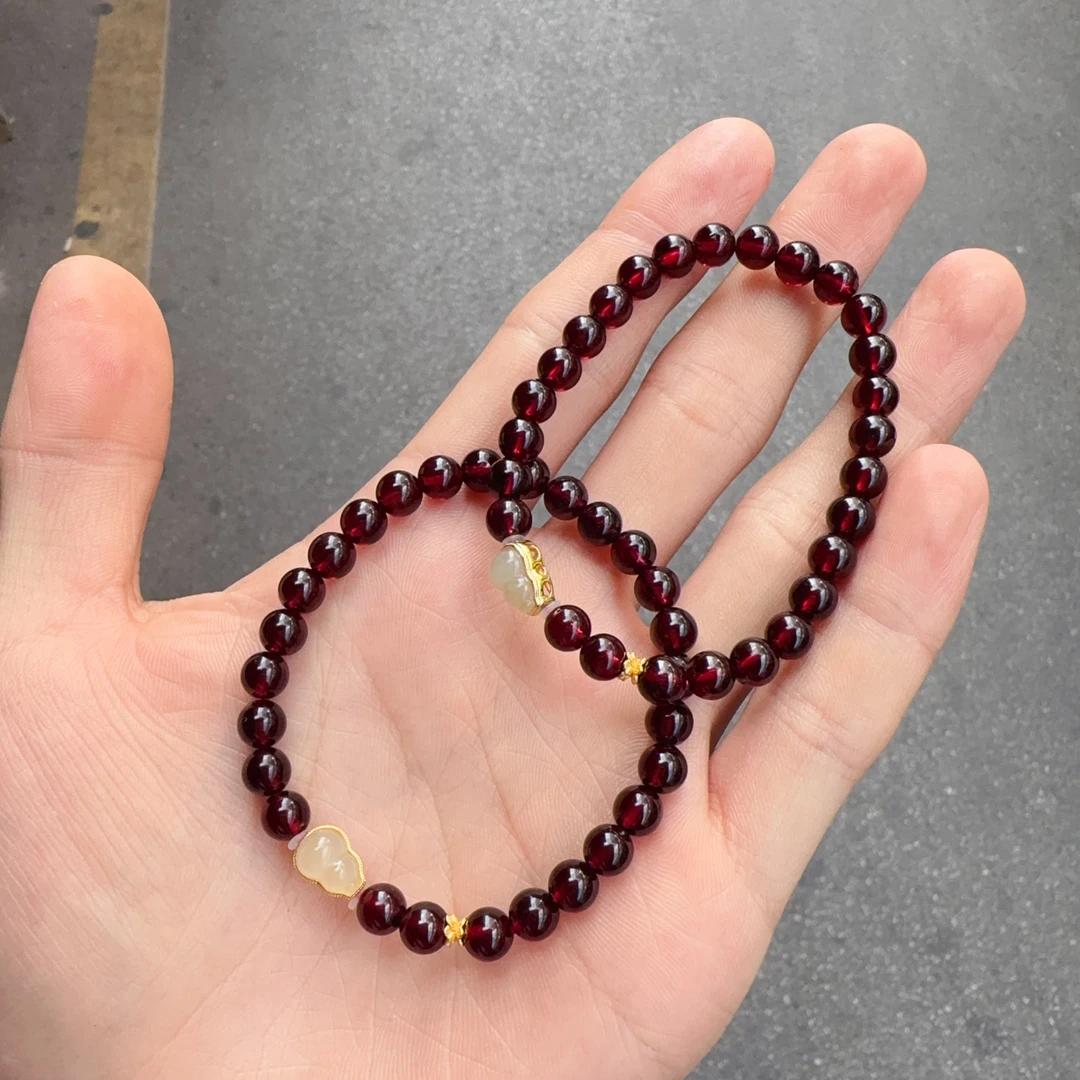 天然石榴石手串约6+mm左右葫芦配饰款多样性拍一发一xy