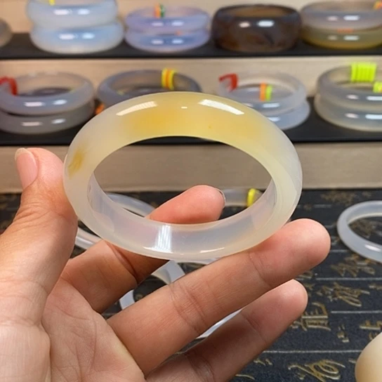 玛瑙/玉髓手镯未镶嵌