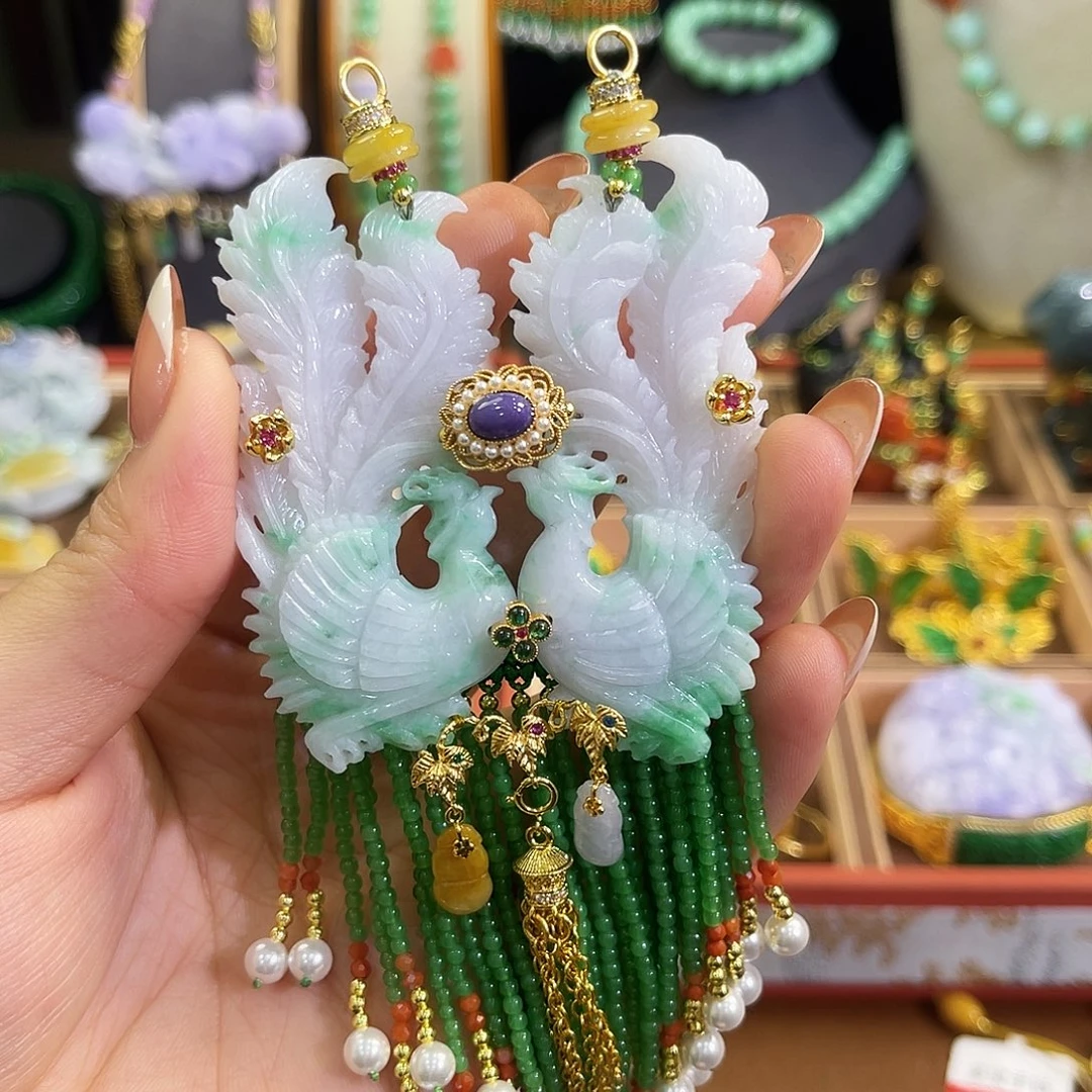 晨***阳翡翠未镶嵌颈饰炸