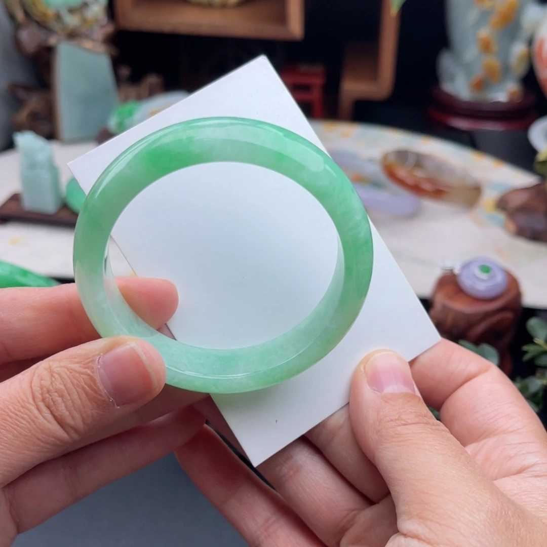 未镶嵌手镯翡翠满圈绿