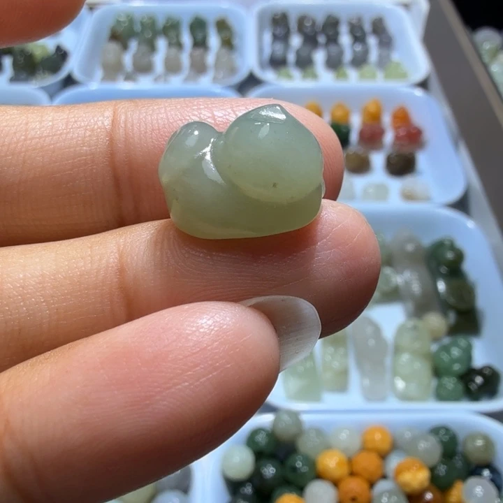 未镶嵌和田玉珠宝半成品