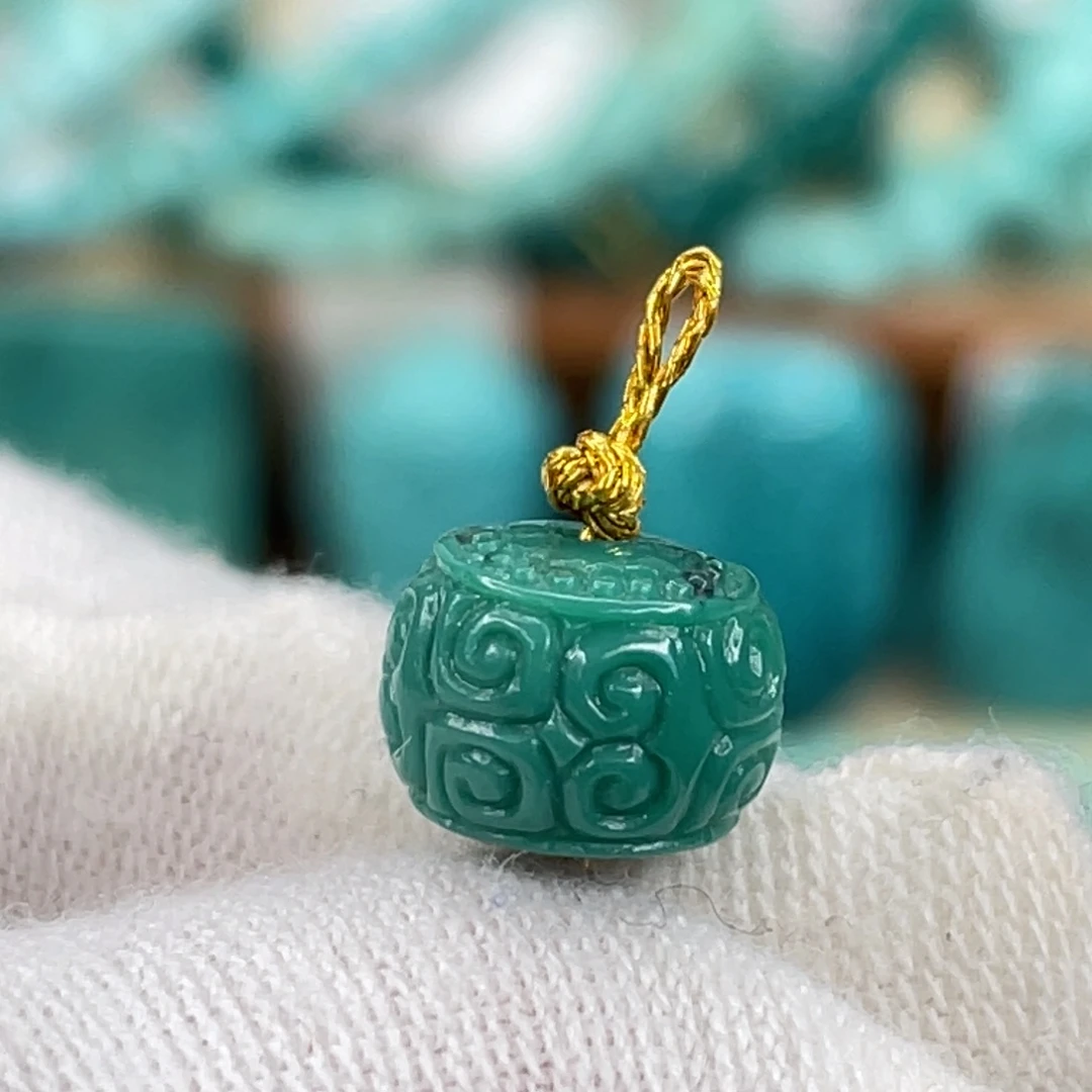 绿松石未镶嵌挂件