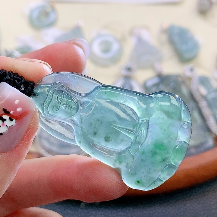 翡翠颈饰未镶嵌翡翠