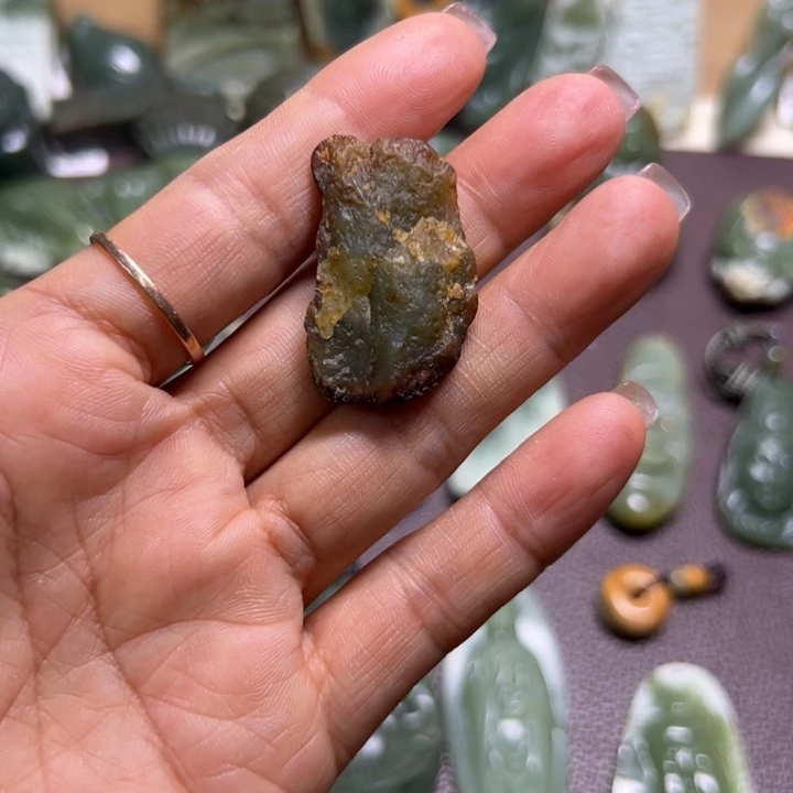 岫岩河磨玉（透闪石质玉）未镶嵌颈饰