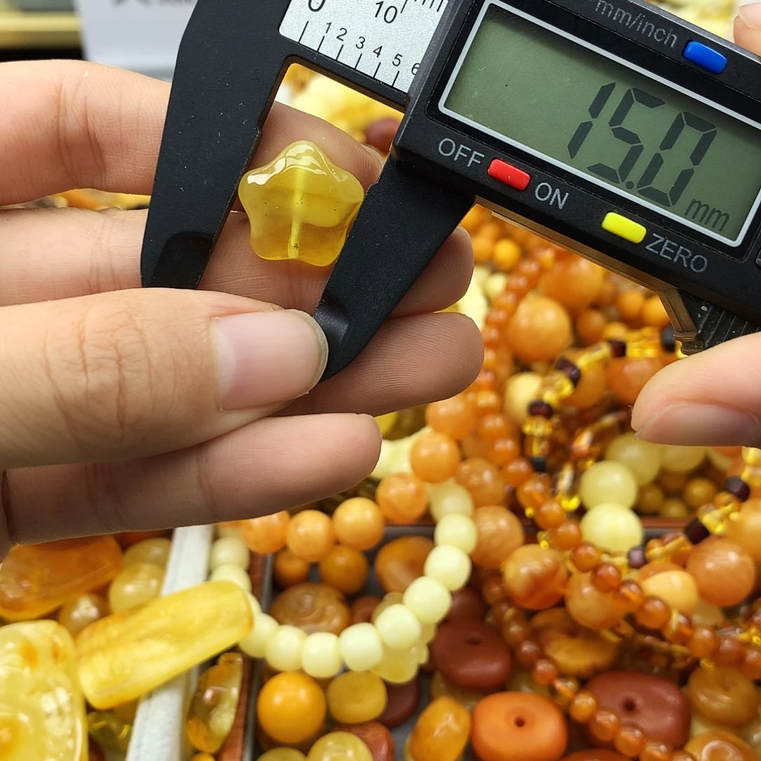 未镶嵌琥珀珠宝奇石