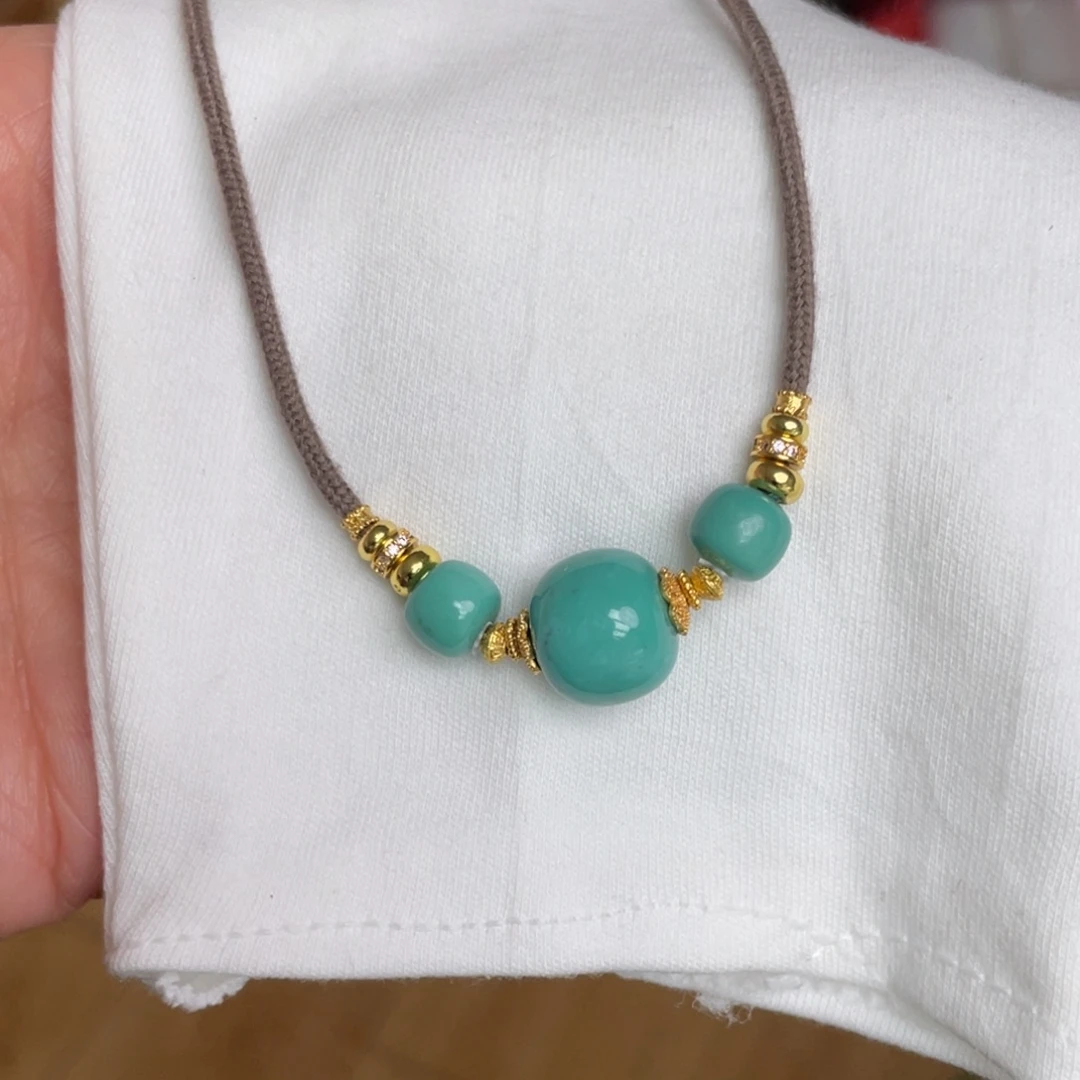 绿松石未镶嵌颈饰