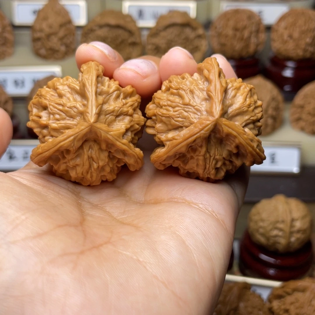 文玩核桃把件盘山三棱38左右