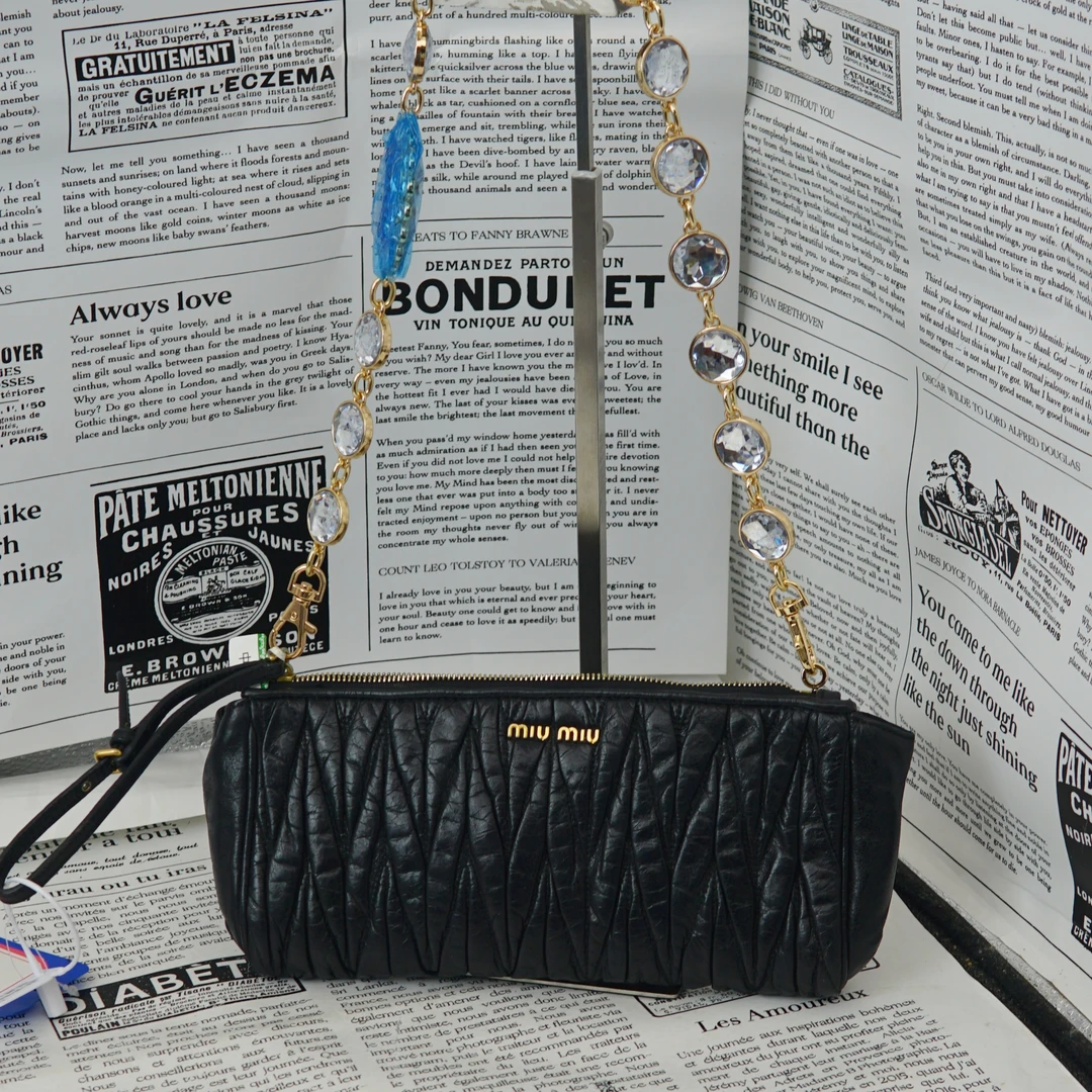 95新 MIU MIU/缪缪 黑色金标褶皱包/FYEE05613505/3505