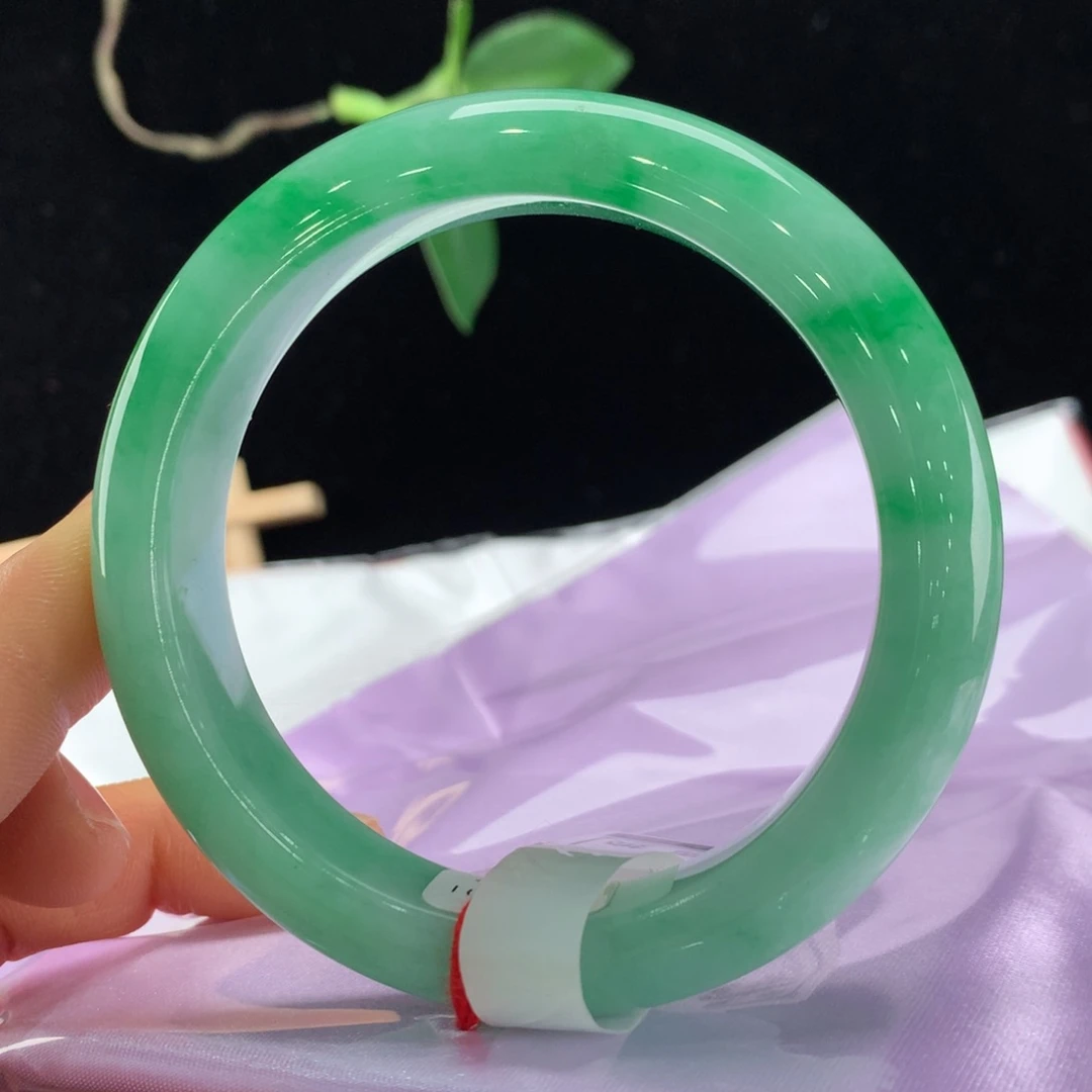 翡翠手镯未镶嵌微瑕1855