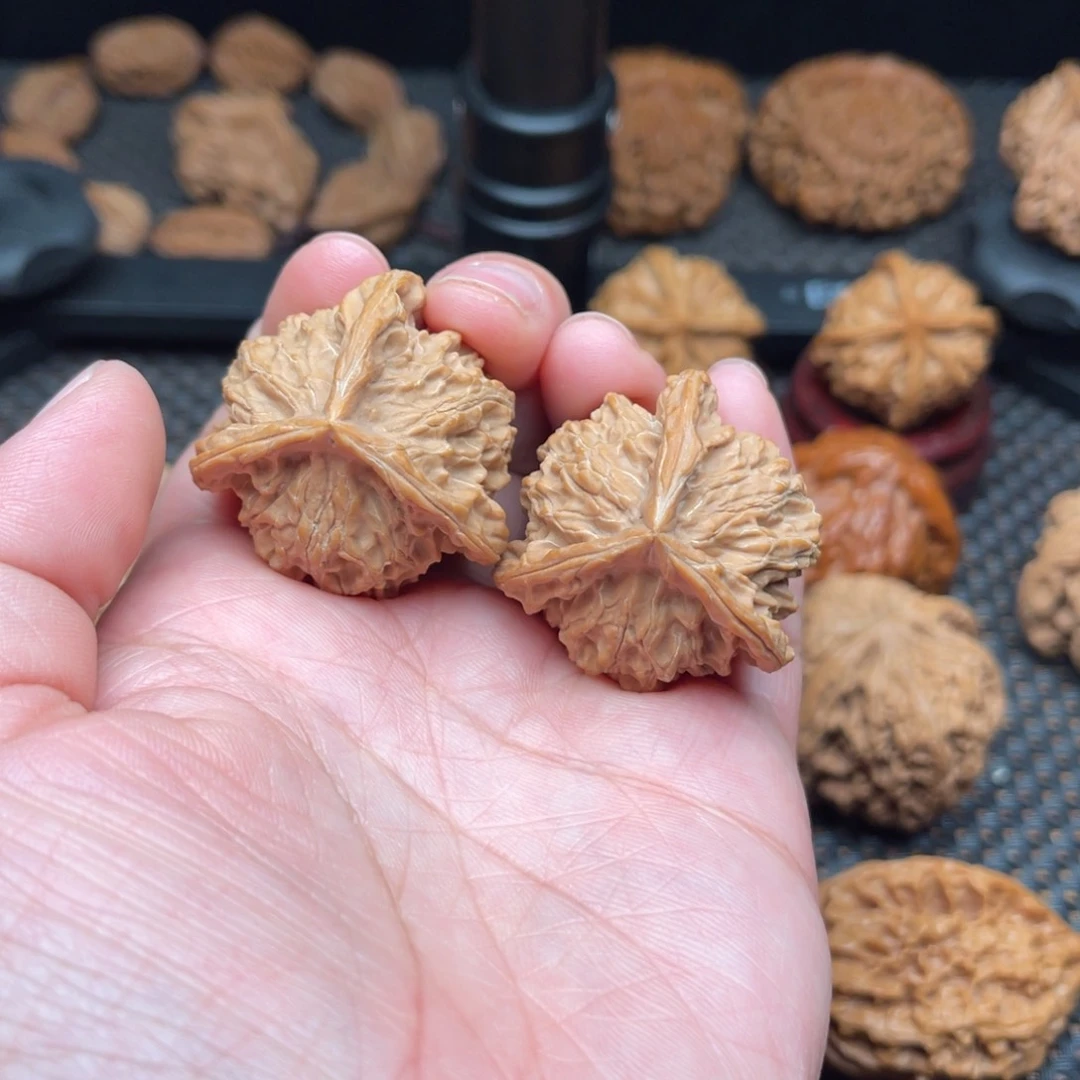文玩核桃吊坠王***?盘山三棱36尺