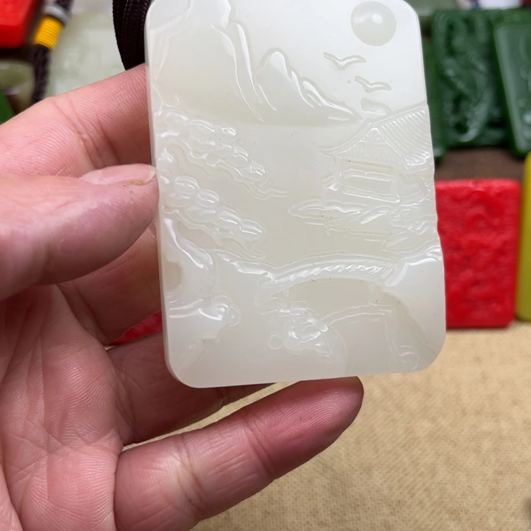 和田玉颈饰未镶嵌