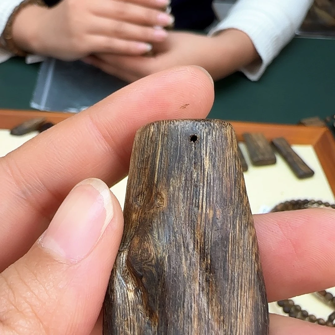 沉香吊坠随型小吊坠7