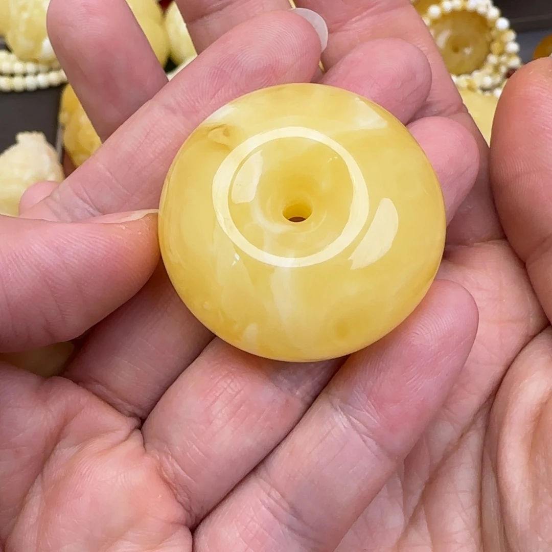 蜜蜡颈饰未镶嵌夏***?天然蜜蜡