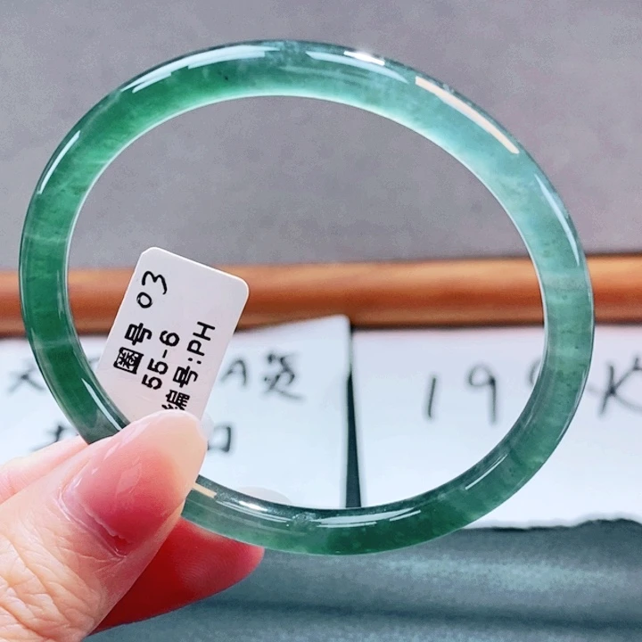 翡翠未镶嵌手镯翡翠手镯49