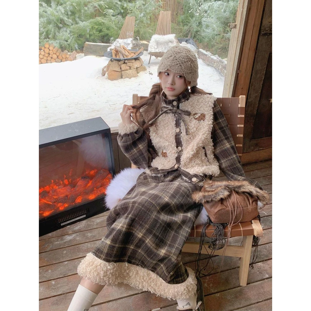 2025秋冬新款复古慵懒风羊羔毛拼接格子毛呢外套半裙套装甜美小众