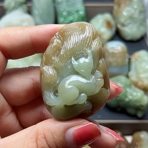 和田玉未镶嵌颈饰