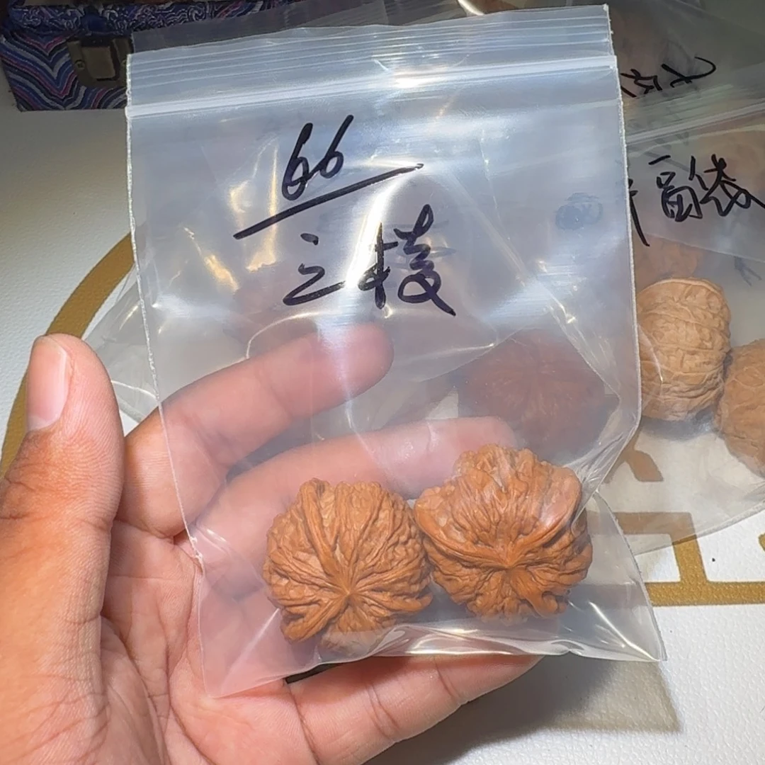 吊坠文玩核桃三棱