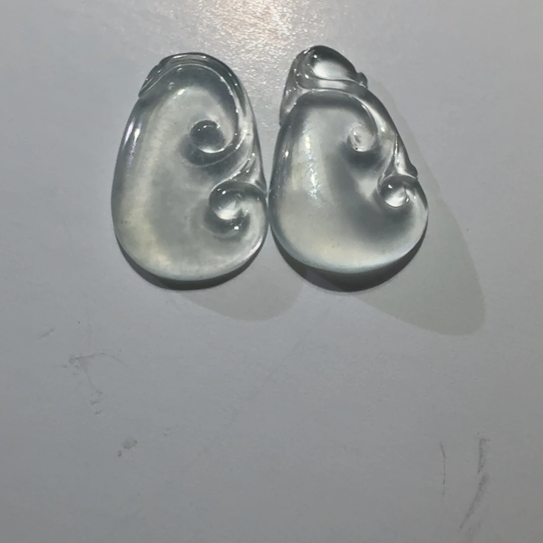 翡翠未镶嵌颈饰如意