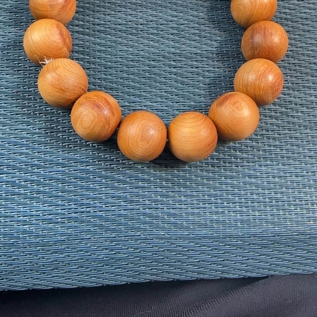 木C*J崖柏单圈手串1.5味道一般