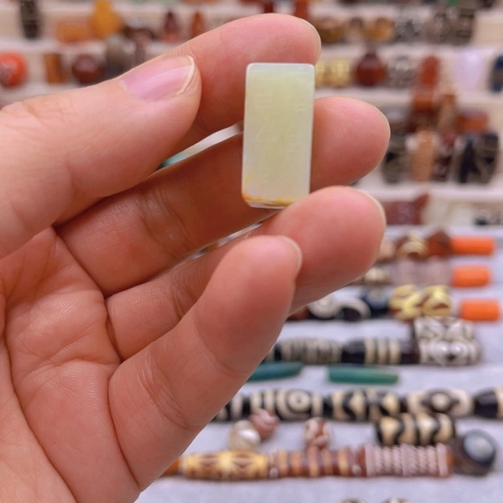 合金颈饰玛瑙/玉髓