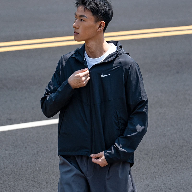耐克男装梭织连帽夹克新款运动休闲上衣透气拒水皮肤衣外套DD4747