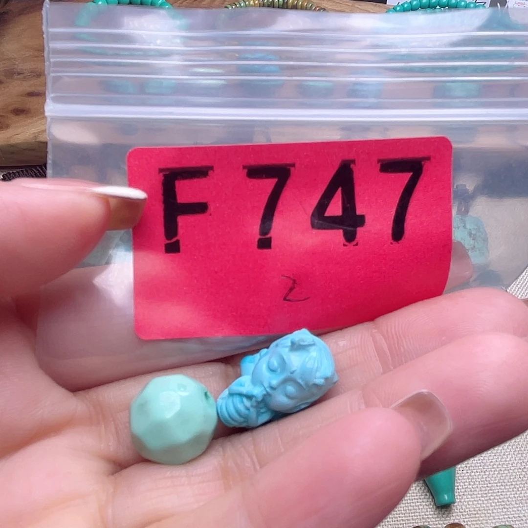 兦***忞十堰原生态绿石头特色手工配饰