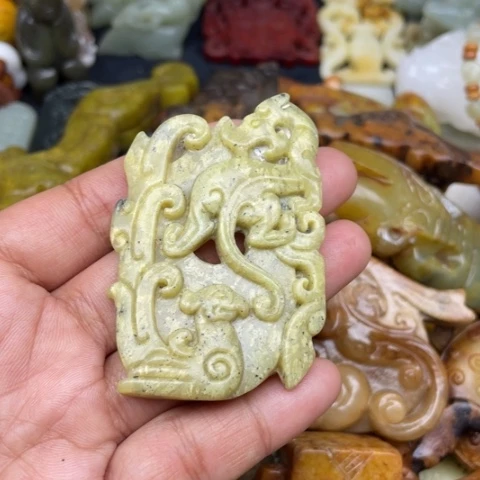 蛇纹石玉颈饰未镶嵌9