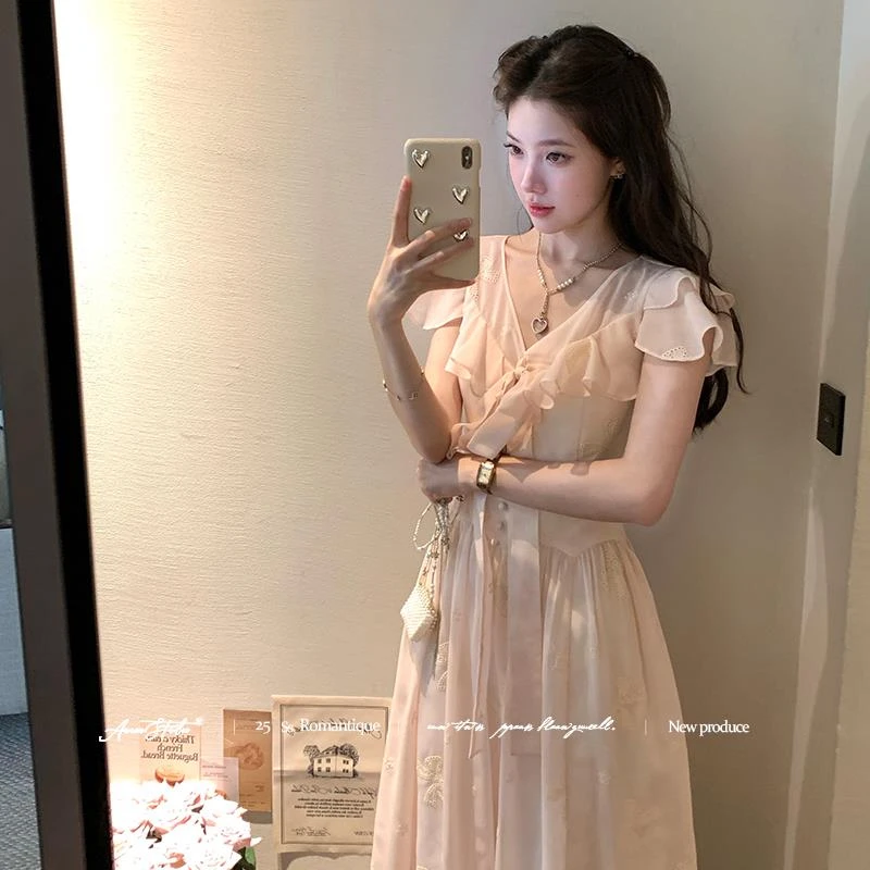 Acaine【7/18 20:00 95折款】芝芝粉荔 温柔气质V领刺绣洋装