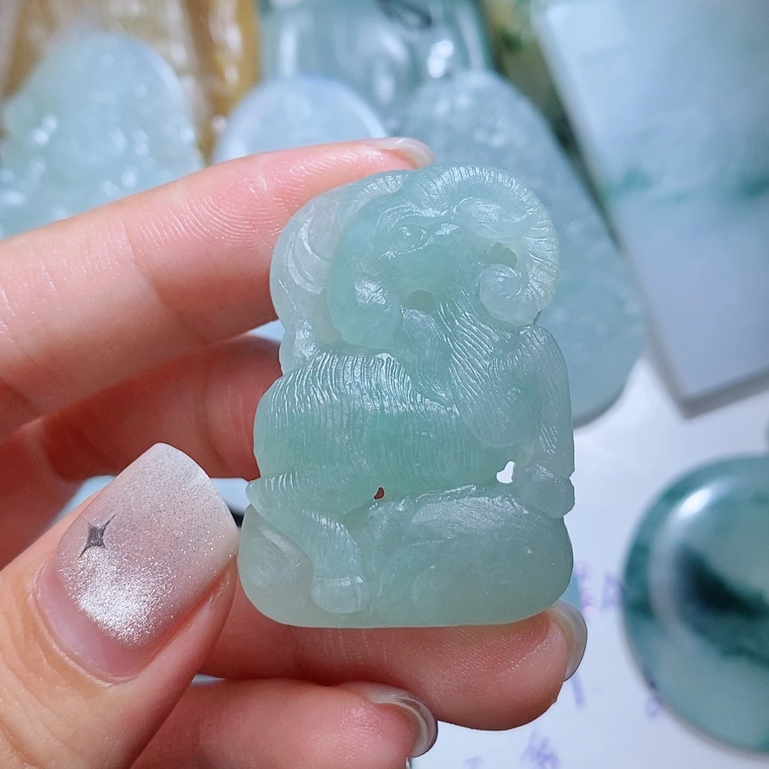 未镶嵌定制翡翠毛货付款后确认抛光