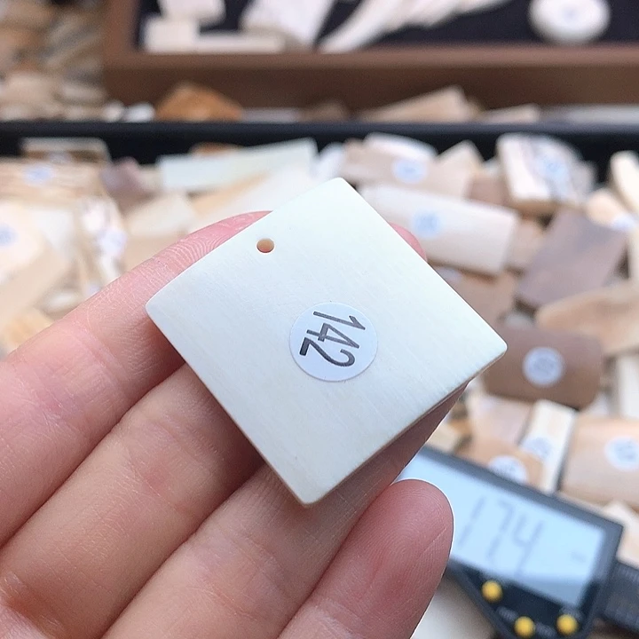 泥塑不打孔联系客服