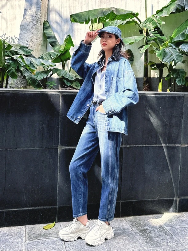 牛仔薄外套，开春必备时尚单品