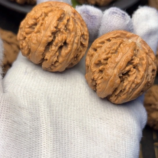 文玩核桃把件秦岭核桃13