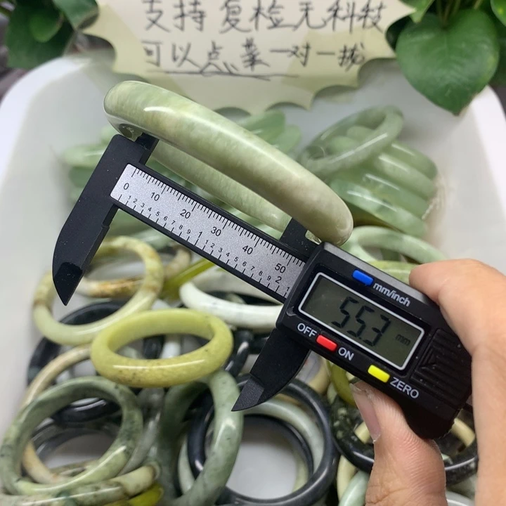 蛇纹石玉未镶嵌手镯76