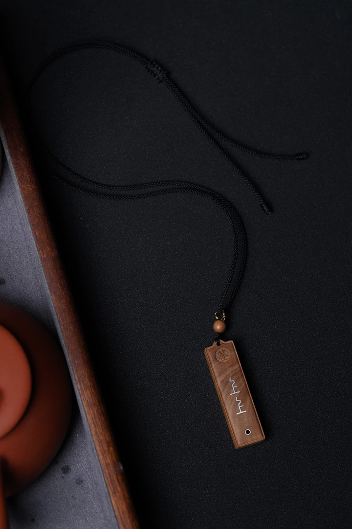 印度老山檀香上上吊坠（48*18）