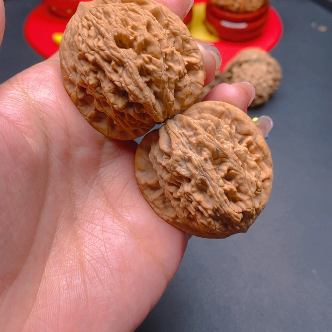 文玩核桃吊坠虎头40全品