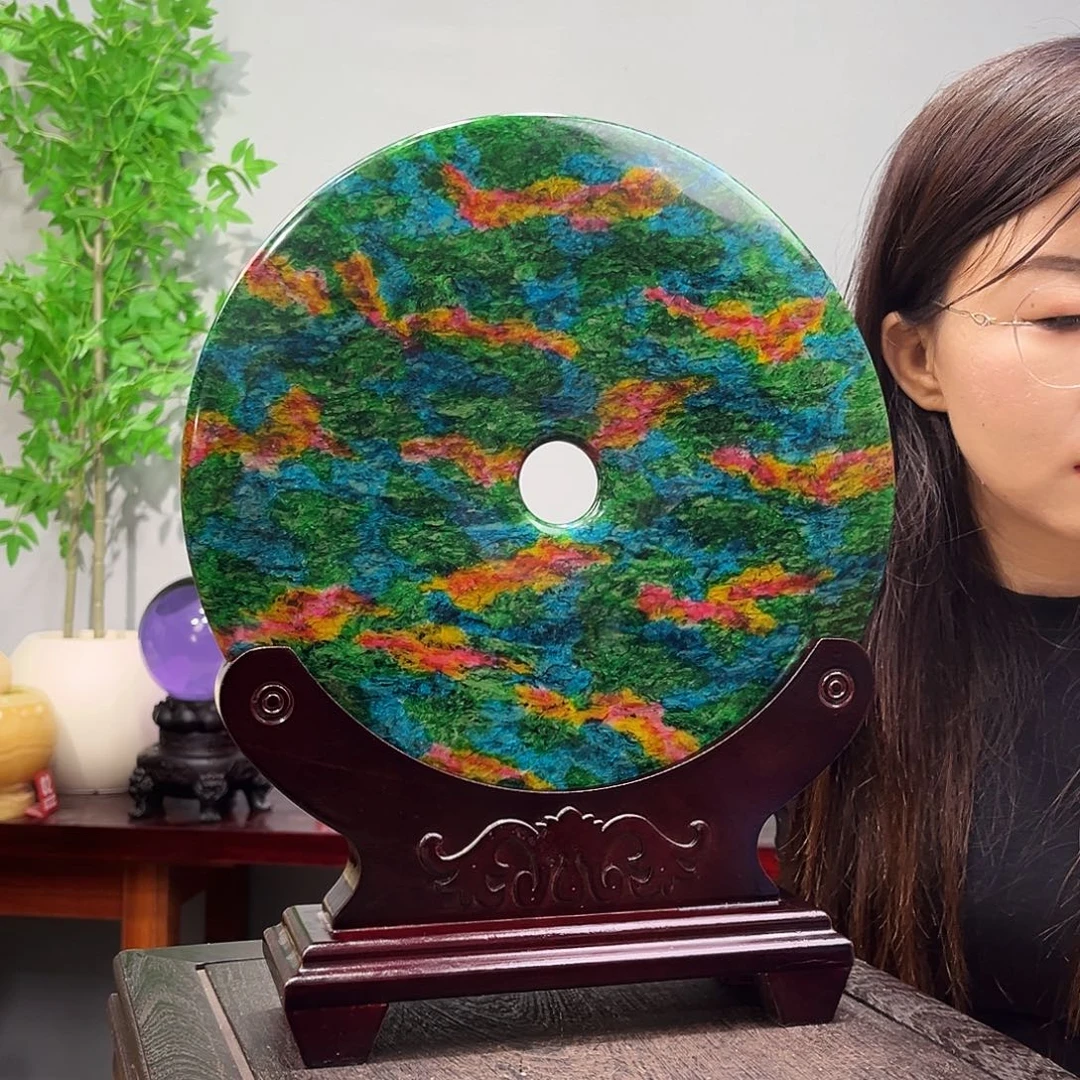 在***玉玉石雕刻等家居饰品