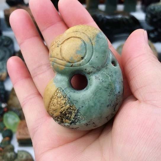 岫岩河磨玉（透闪石质玉）未镶嵌把件