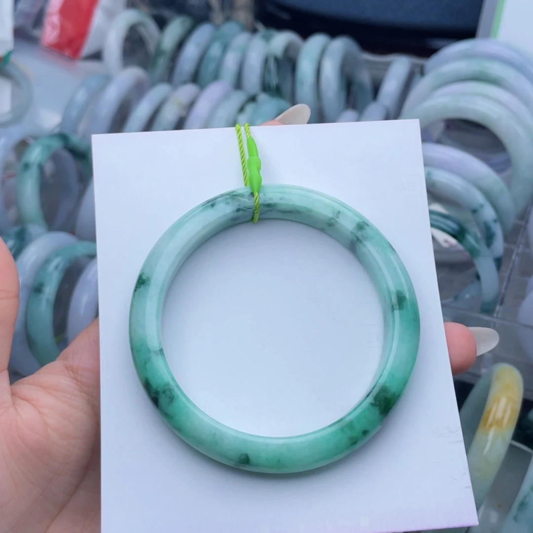 翡翠未镶嵌手镯57圈