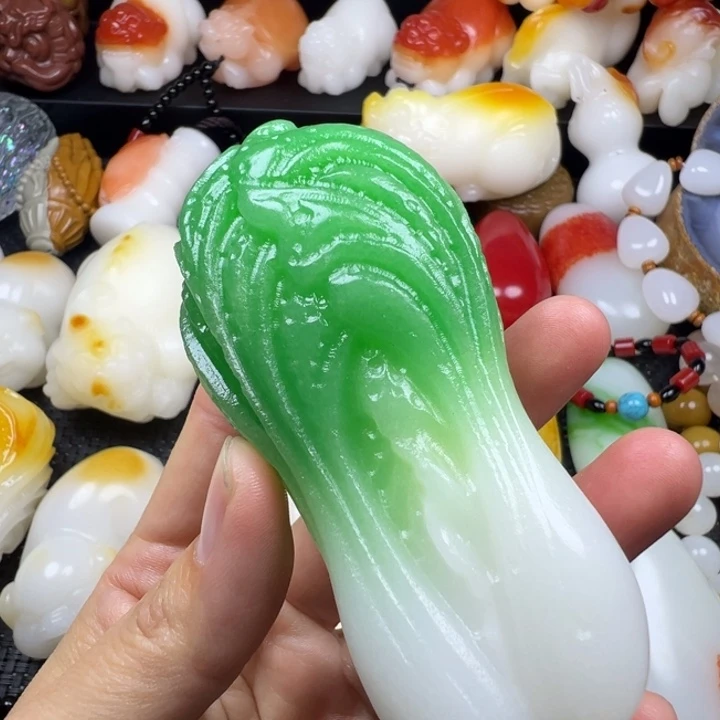 新疆戈壁五彩石金丝