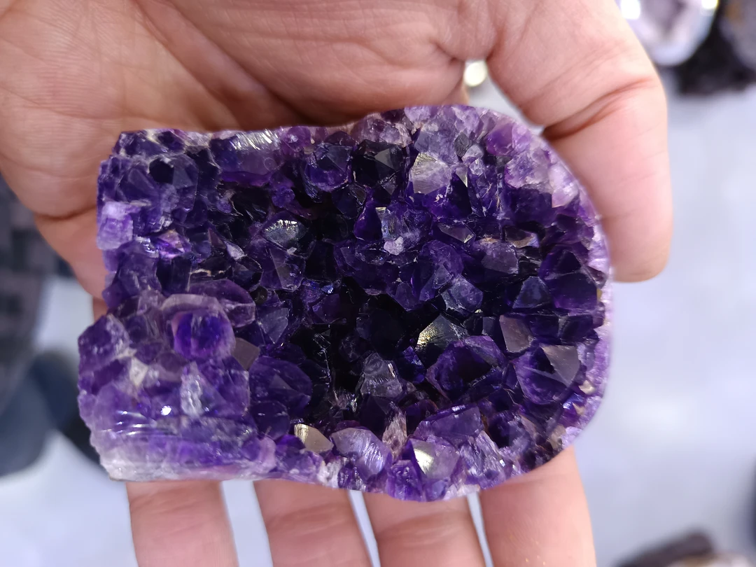 天然乌拉圭紫水晶