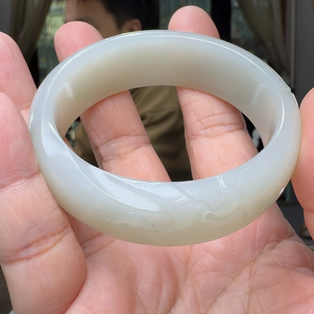 胖***生和田玉未镶嵌颈饰